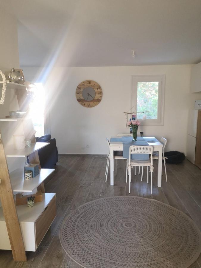 Appartement Proche Mer Avec Terrasse Et Jardin Privatif Hyères Екстериор снимка