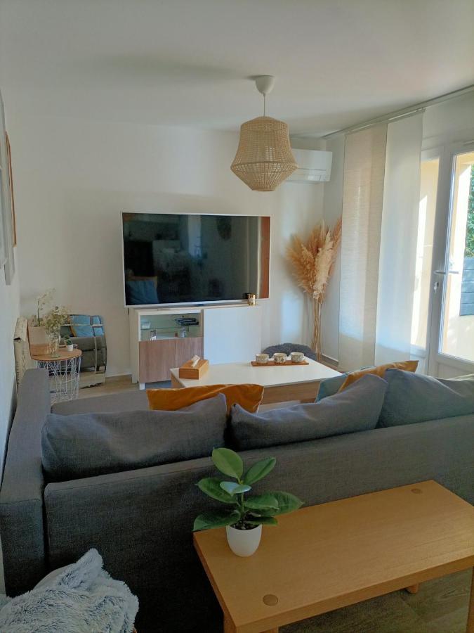Appartement Proche Mer Avec Terrasse Et Jardin Privatif Hyères Екстериор снимка