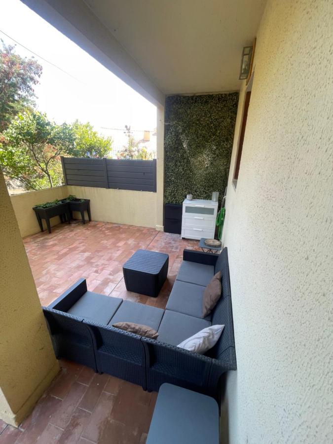Appartement Proche Mer Avec Terrasse Et Jardin Privatif Hyères Екстериор снимка