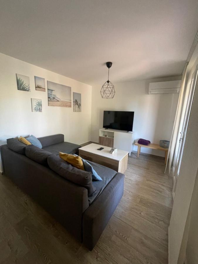 Appartement Proche Mer Avec Terrasse Et Jardin Privatif Hyères Екстериор снимка