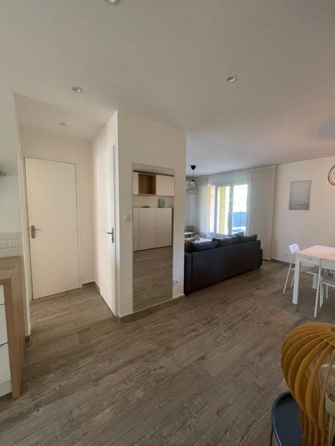 Appartement Proche Mer Avec Terrasse Et Jardin Privatif Hyères Екстериор снимка